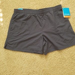 Columbia shorts navy NWT